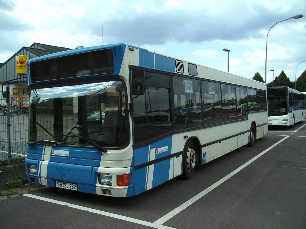 Hier ist ein MAN Bus zu sehen. Auch diese Aufnahme habe ich am 24.07.2010 in Saarbrcken gemacht.