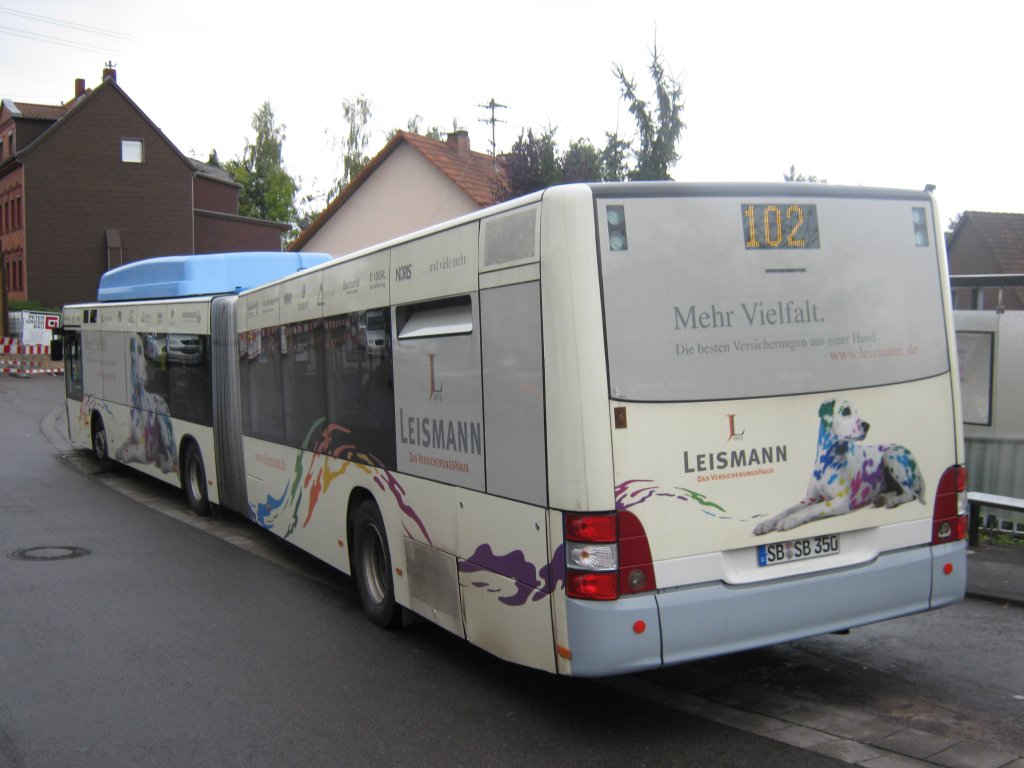 Hier ist ein MAN Lions City Gelenkbus zu sehen.Das Foto habe ich am 02.10.2010 in Saarbrcken Altenkessel gemacht.