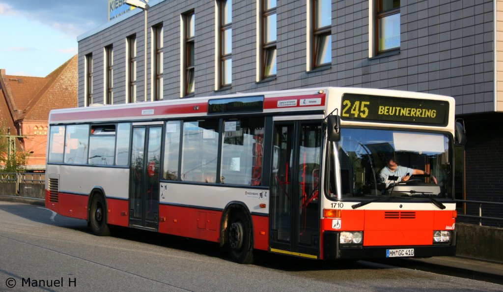 Hochbahn 1710 (HH GC 410).
Aufgenommen am ZOB Harburg. 