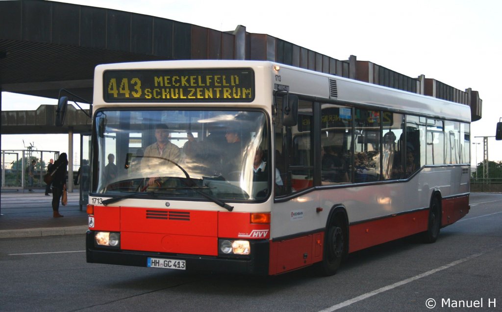 Hochbahn 1713 (HH GC 413).
Aufgenommen am ZOB Harburg. 