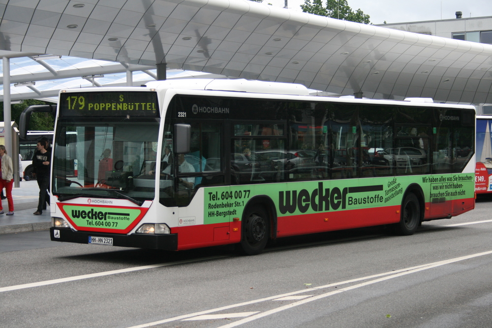 Hochbahn 2321 am 19.Juni 2010 in Poppenbttel