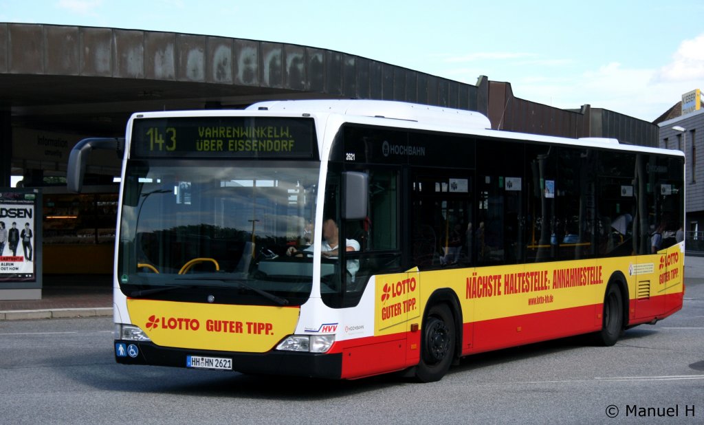 Hochbahn 2621 (HH HN 2621) macht Werbung fr Lotto.
Aufgenommen am ZOB Harburg, 21.8.2010.