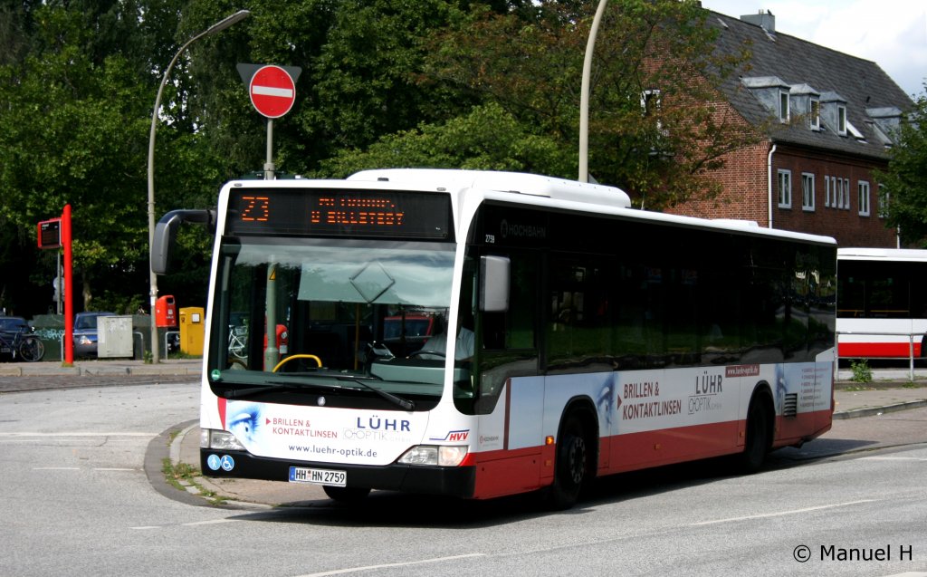 Hochbahn 2759 (HH HN 2759) macht Werbung fr Optik Lhr.
Aufgenommen in Alsterdorf, 21.8.2010.
