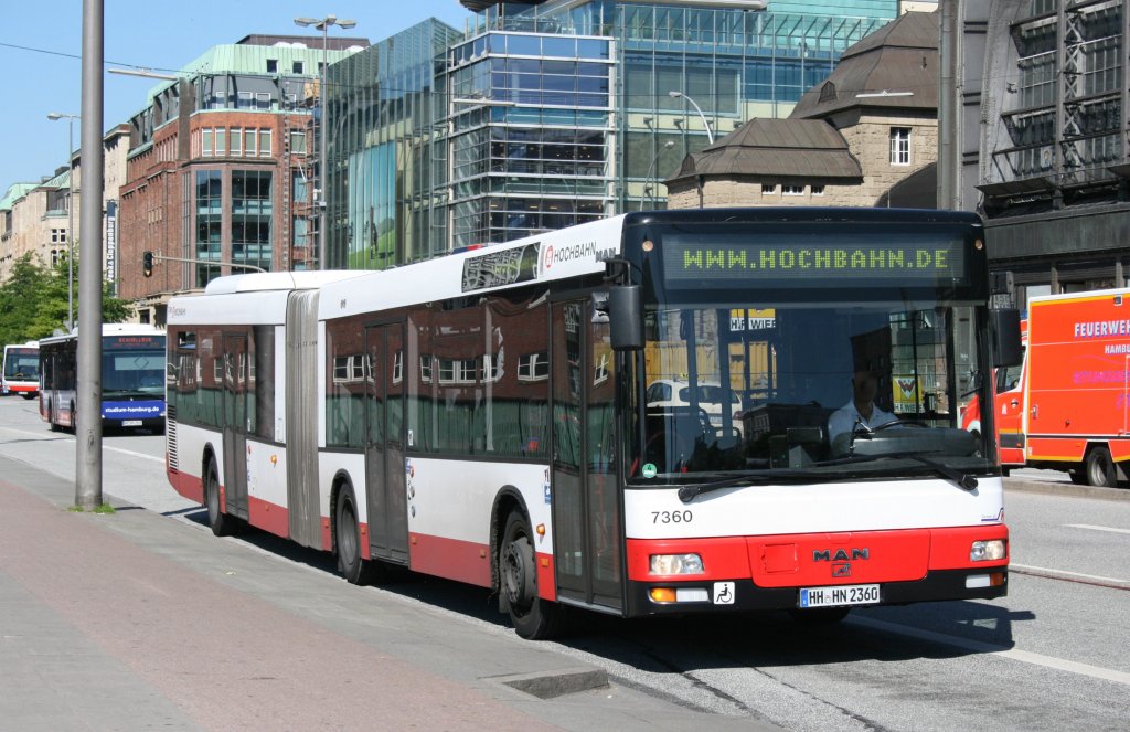 Hochbahn 7360 (HH HN 2360).
Hamburg HBF, 17.6.2010.