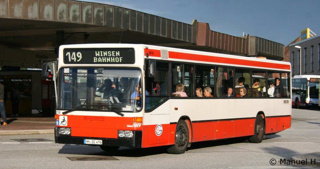 Hochbahn 8218 (HH SE 496).
Aufgenommen am ZOB Harburg, 2.9.2010.