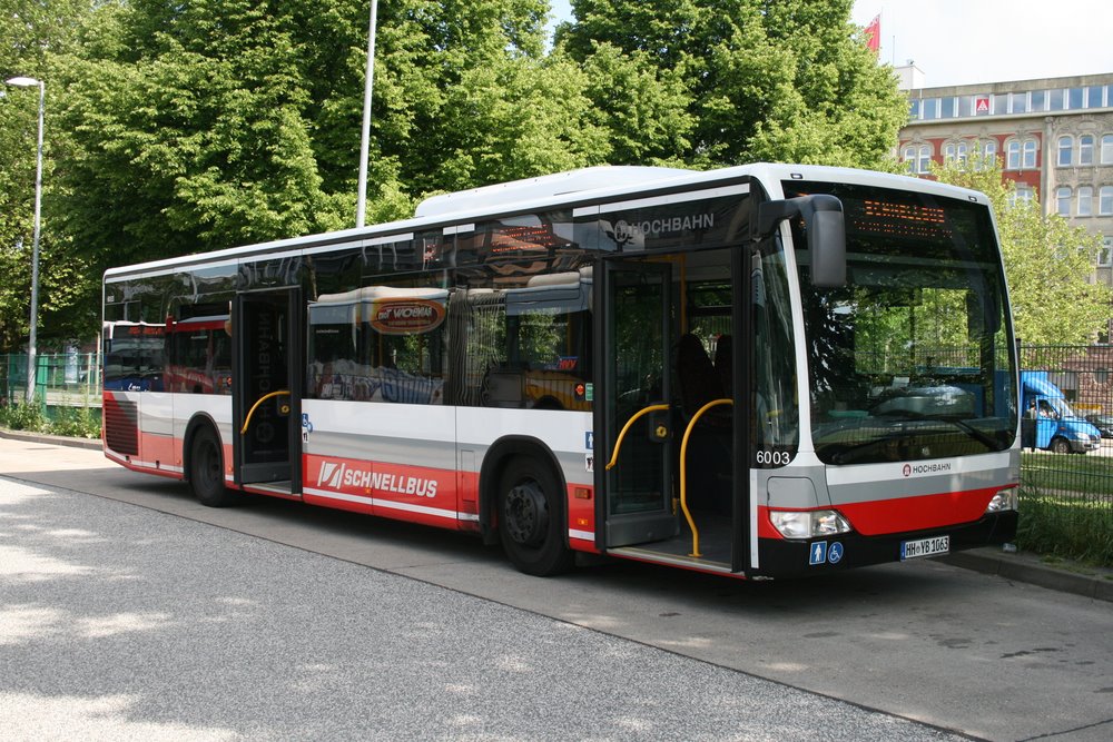 Hochbahn Schnellbus 6003 am 21.Juni 2010 am ZOB