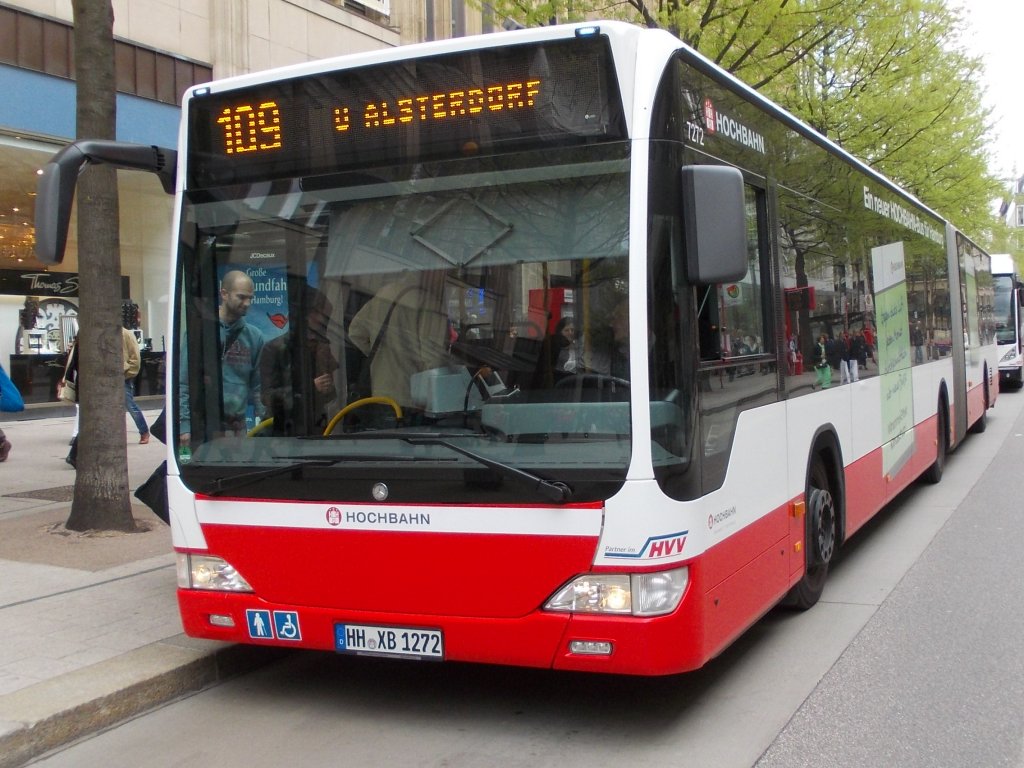 Hochbahn Wagen 7272 (MB Citaro G) als 109 U Alsterdorf  am Gerhart-Hauptmann-Platz
11.05.13