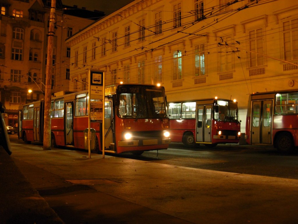 Ikarus 280T, BKV Budapest #217 und #257, 24.11.2012, Arany Jnos utca Budapest.
