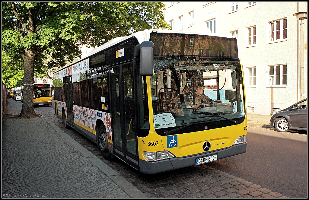 Im Schienenersatzverkehr zwischen Nldnerplatz und Karlshorst ist Wagen 8602 der Fa. Omnibusgesellschaft J. Hartmann GmbH Berlin im Einsatz (B RG 8602, gesehen Berlin Nldnerplatz 21.05.2010)