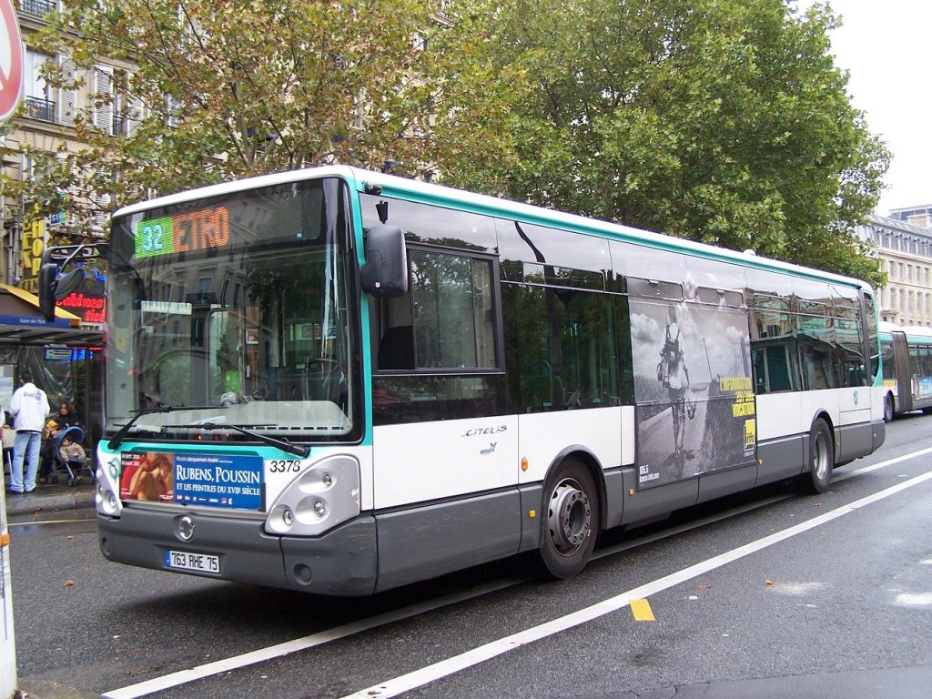 Irisbus Citelis Line Nr 3378, auf der Linie 32, an der Haltestelle  Gare de l'Est  am 04/10/10.