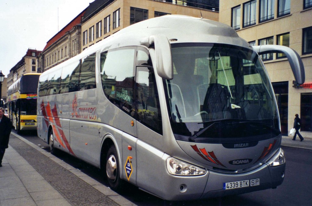 Irizar / Scania PB aufgenommen im April 2002 in der Markgrafenstrasse / Gendarmenmarkt in Berlin.