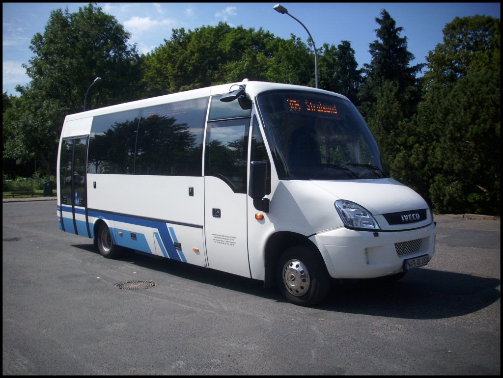 Iveco Kleinbus der Kraftverkehrsgesellschaft mbH Ribnitz-Damgarten im ZOB Stralsund am 03.08.2012

