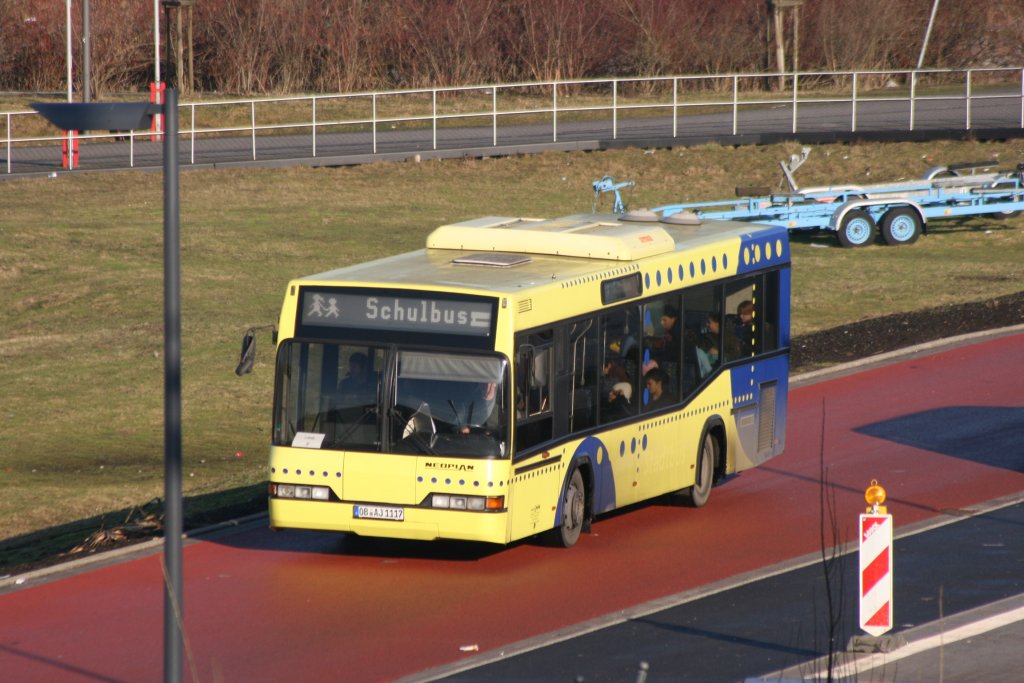 Jtte Reisen (OB AJ 1117) Ex RVK Kln.
Der Wagen wird in Oberhausen als Schulbus eingesetzt.
Aufgenommen am Centro in Oberhausen,20.1.2010.