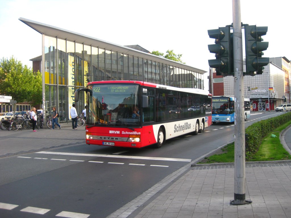 Kleiner Ortswechsel, wir bleiben aber im Bereich Westfalen: Ein Setra S 319 NF der Regionalverkehr Mnsterland am Hauptbahnhof Mnster.