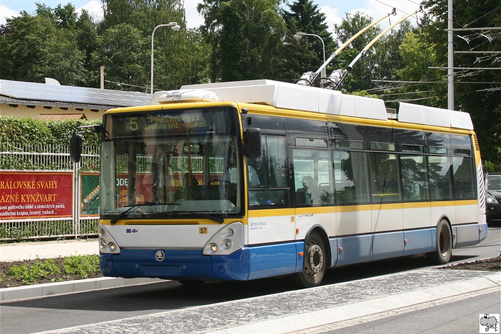 koda-Irisbus 24Tr Trolleybus der  MĚSTSK DOPRAVA Marinsk Lzně s.r.o.  # 57, aufgenommen am 7. Juni 2012 in (Marinsk Lzně (Marienbad), Tschechien.
