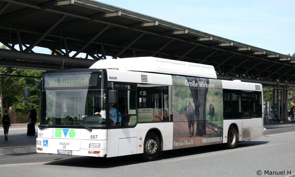 KVG 887 (LG ER 887) macht Werbung fr Verkeherswerbung.
Aufgenommen am ZOB Lneburg, 20.8.2010.