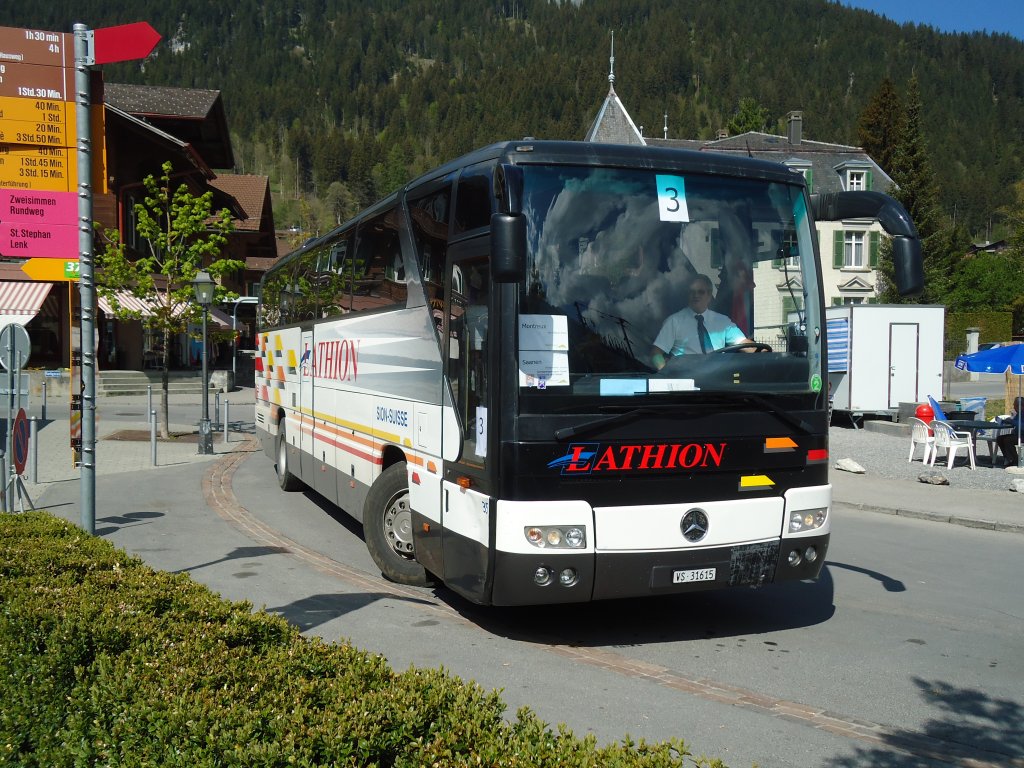 Lathion, Sion - Nr. 35/VS 31'615 - Mercedes am 30. April 2011 beim Bahnhof Zweisimmen