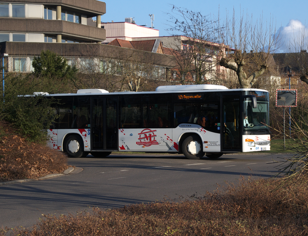 Linienbus SETRA S 415 NF der Firma Mllenbach Reisen im Auftrag der KVS (Kreisverkehrsbetriebe Saarlouis) beim Bahnhof Dillingen Saar.
03.03.2013