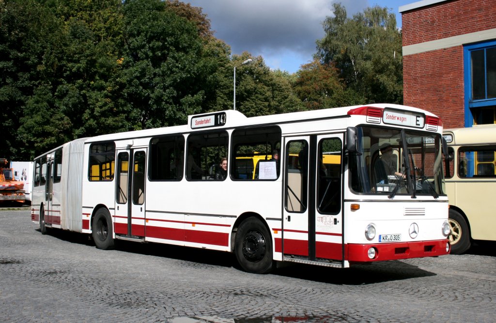 Linienbustreffen 25.9.2010 in Essen
Mercedes Benz O 305 G 
Dieser Bus gehrt der Standartbus Gbr Krefeld.