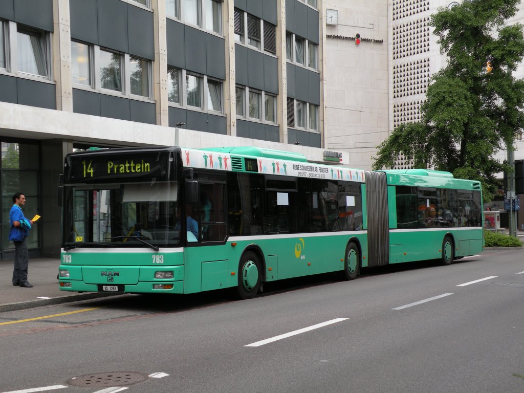 MAN Bus 763 im Einsatz als Tramersatz auf der Linie 14 am Aeschenplatz. Die Aufnahme stammt vom 19.06.2009. 