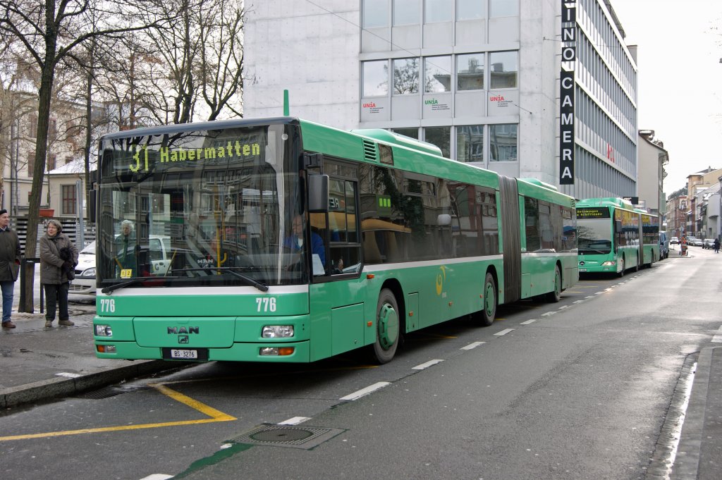 MAN Bus 776 wartet am Claraplatz seine Abfahrtszeit ab. Die Aufnahme stammt vom 14.01.2010.