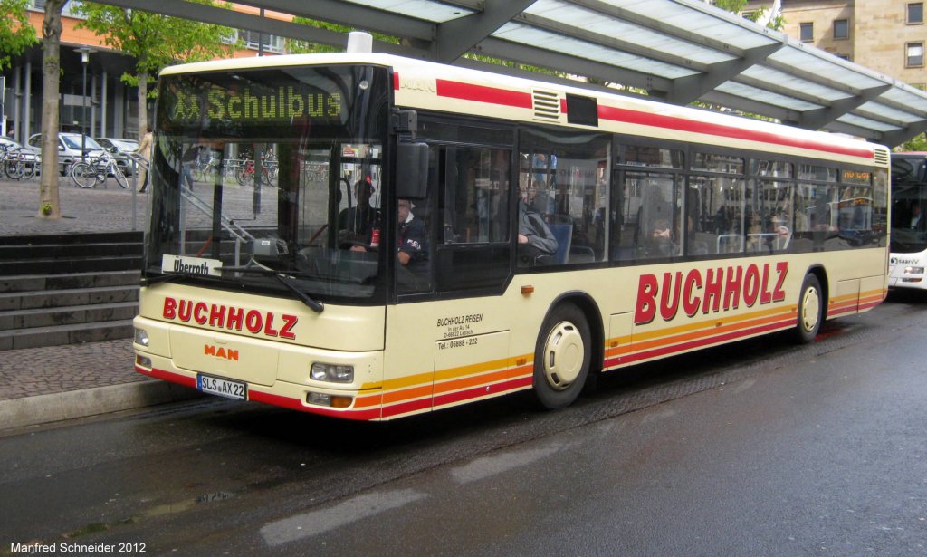 MAN Bus der Firma Buchholz Reisen am Saarbrcker-Hauptbahnhof. Das Bild habe ich im April 2012 gemacht.