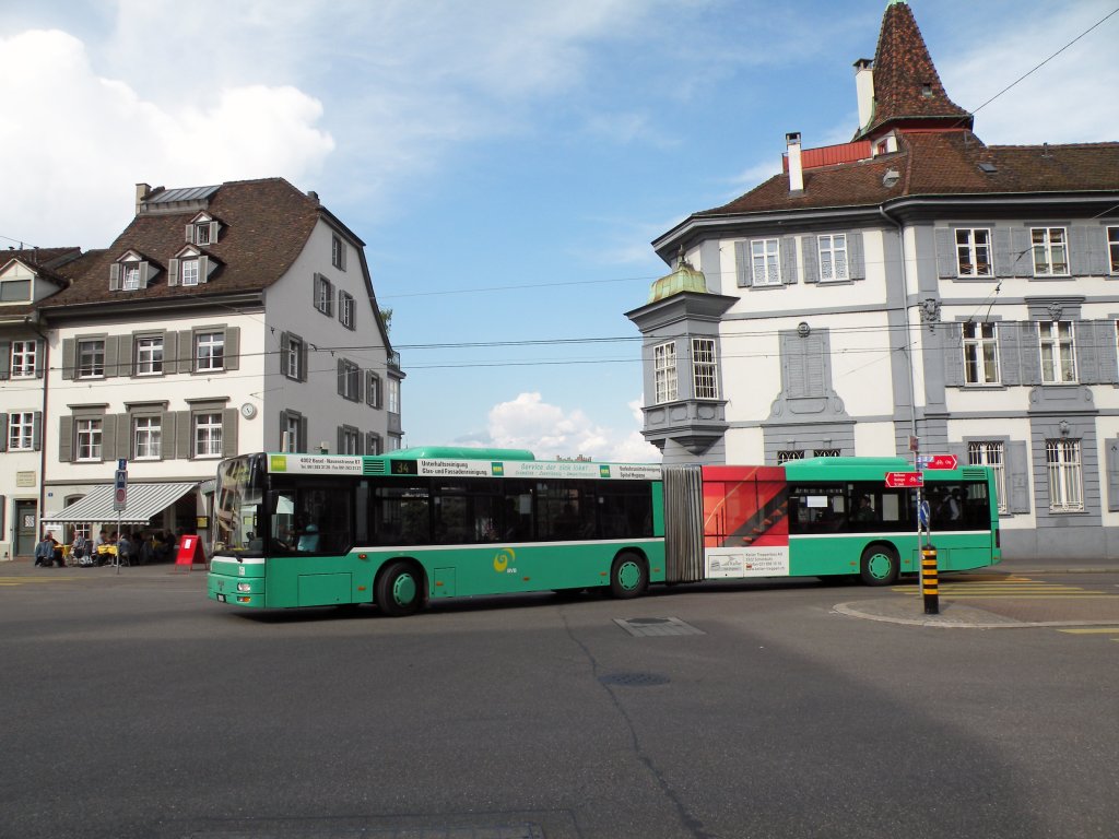 MAN Bus mit der Betriebsnummer 759 auf der Linie 34 beim Universittsspital in Basel. Die Aufnahme stammt vom 22.05.2011