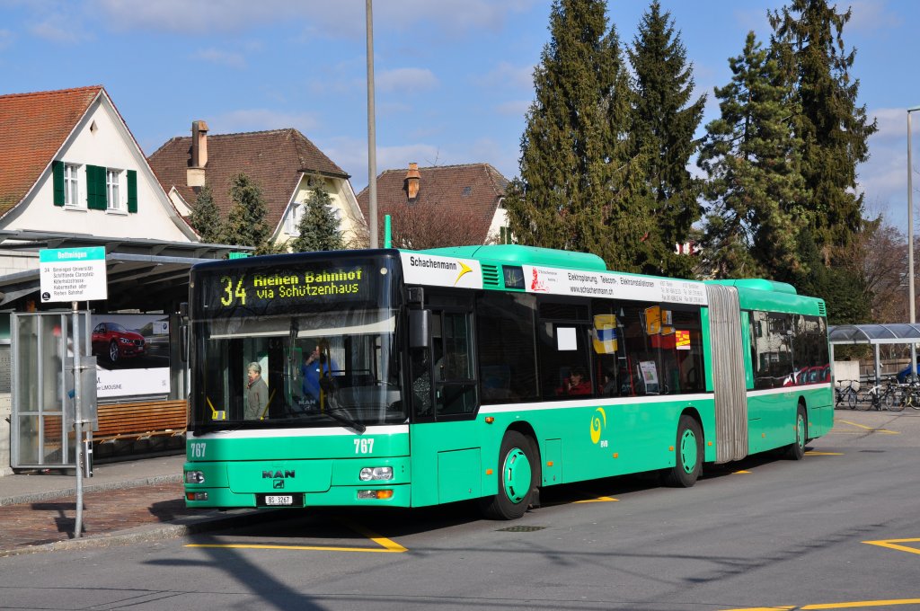 MAN Bus mit der Betriebsnummer 767 auf der Linie 34 an der Endstation in Bottmingen. Die Aufnahme stammt vom 20.02.2012.