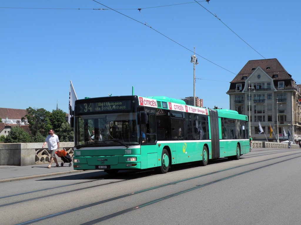MAN Bus mit der Betriebsnummer 769 auf der Mittlerenrheinbrcke. Die Aufnahme stammt vom 05.06.2010.