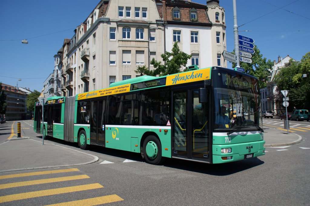 MAN Bus mit der Betriebsnummer 773 fhrt auf die Haltestelle Wettsteinplatz in Basel. Die Aufnahme stammt vom 03.07.2011.