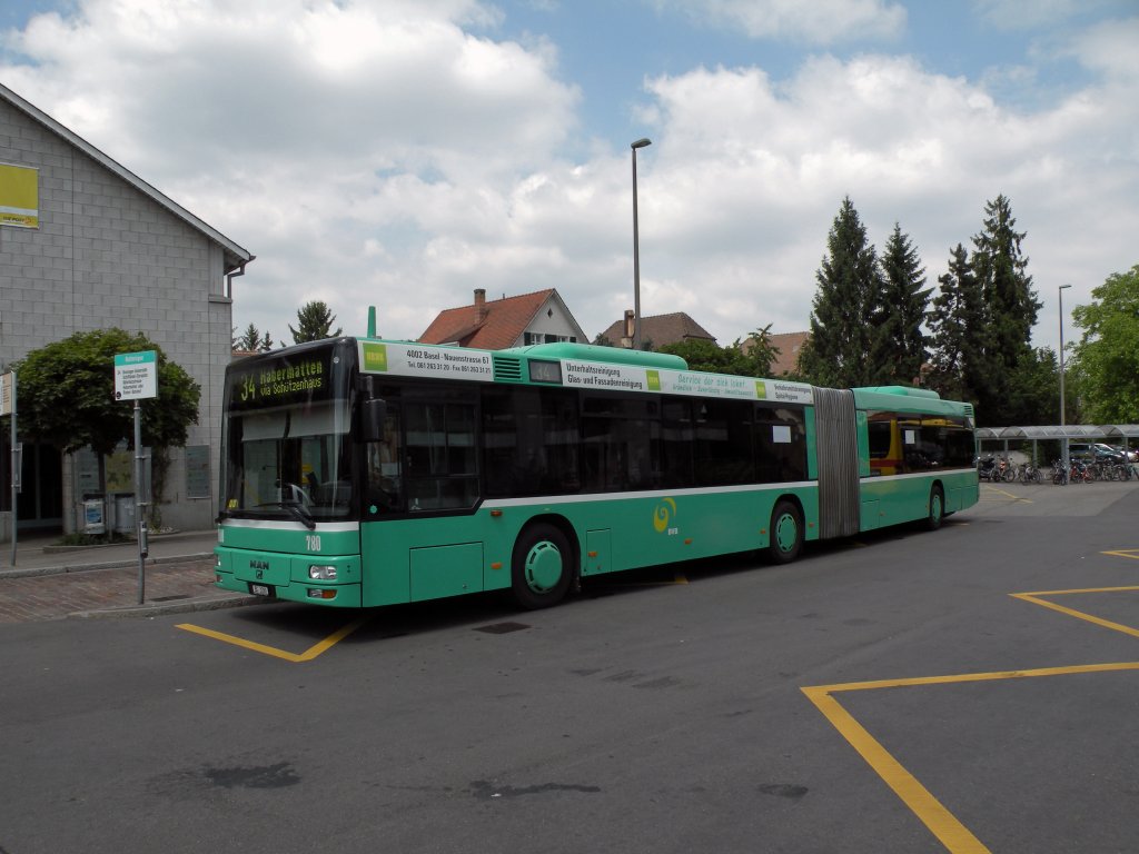 MAN Bus mit der Betriebsnummer 780 auf der Linie 34 in Bottmingen. Die Aufnahme stammt vom 04.06.2011.