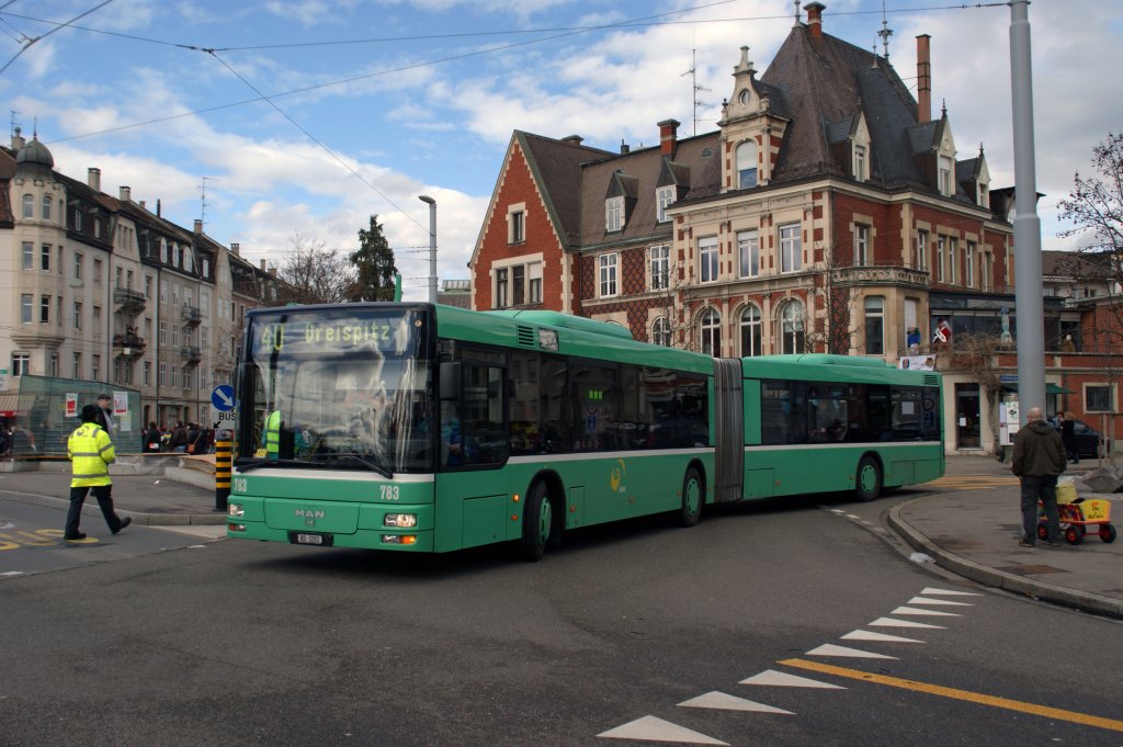 MAN Bus mit der Betriebsnummer 783 wrend der Fasnachtsumleitung am Wettsteinplatz auf der Linie 40 Richtung Dreispitz. Die Aufnahme stammt vom 22.02.2010.