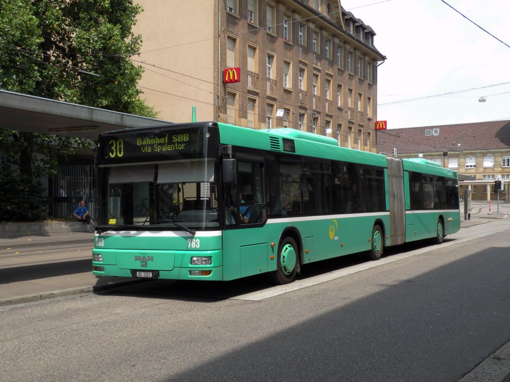 MAN Bus mit der Betriebsnummer 783 am Schtzenhaus auf der Linie 30 am Badischen Bahnhof. Die Aufnahme stammt vom 01.07.2010.