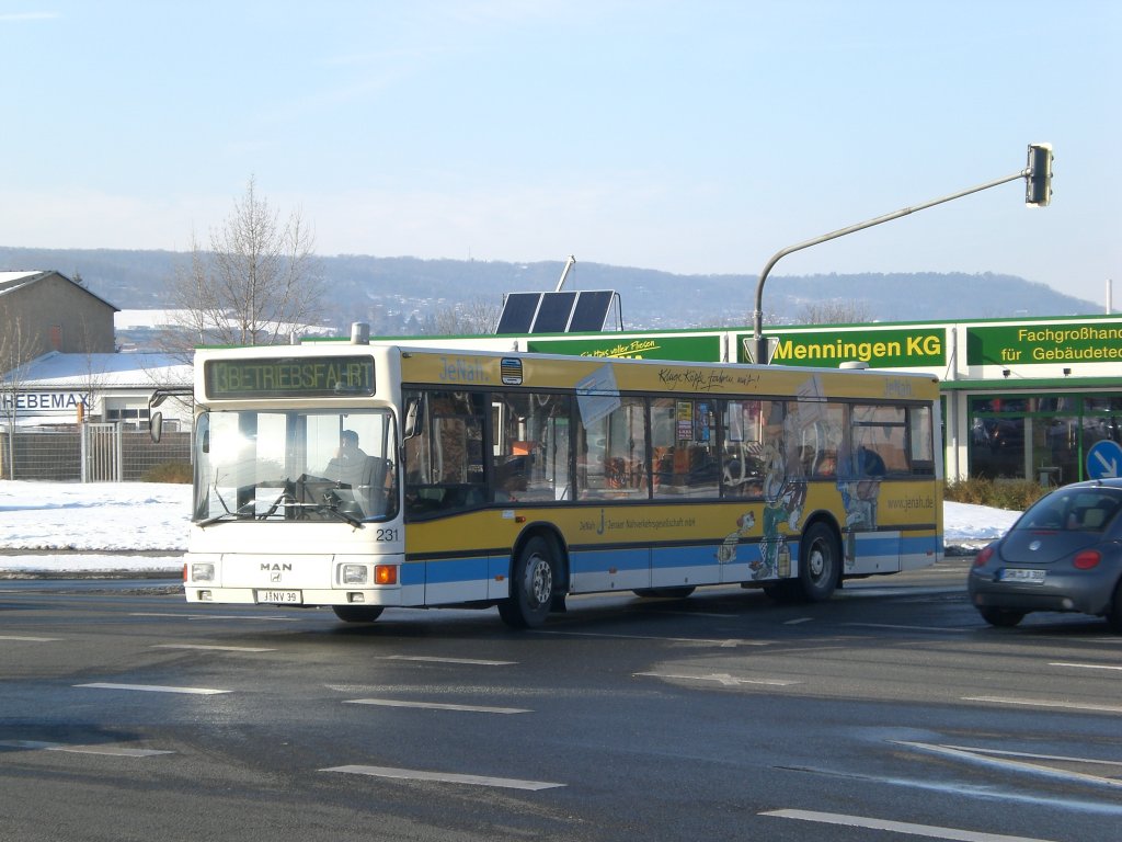 MAN Niederflurbus 1. Generation auf Betriebsfahrt an der Haltestelle Burgau.
