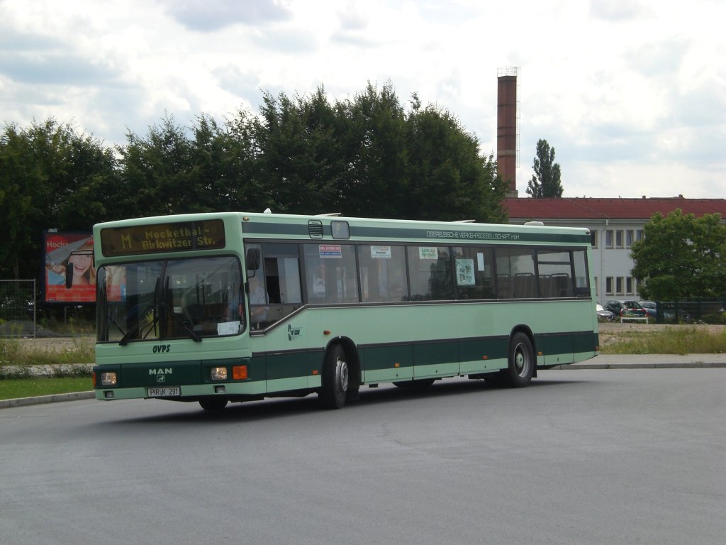 MAN Niederflurbus 1. Generation auf der Linie M nach Mockethal Bkwitzer Strae am Bahnhof Pirna.(26.7.2011)