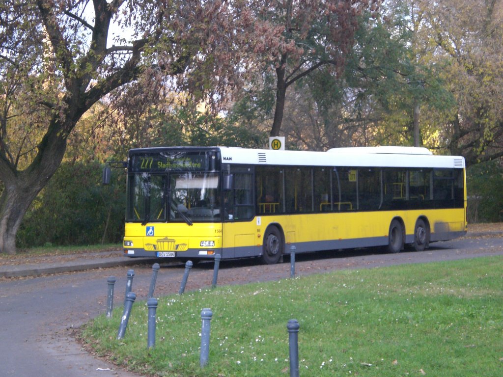 MAN Niederflurbus 2. Generation auf der Linie 277 nach Marienfelde Stadtrandsiedlung am S-Bahnhof Plnterwald.