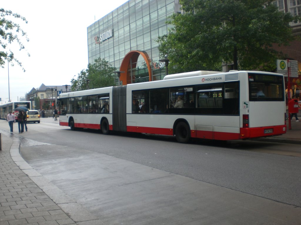 MAN Niederflurbus 2. Generation auf der Linie 6 nach U-Bahnhof Borgweg an der Haltestelle Hauptbahnhof/Mnckebergstrae.