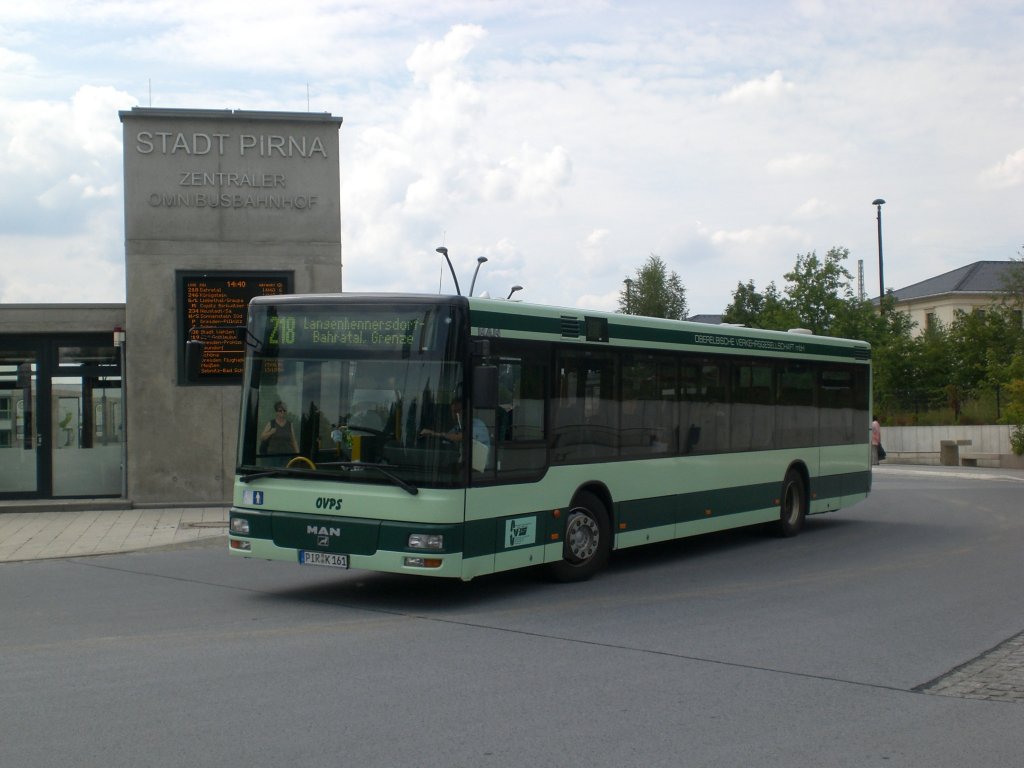 MAN Niederflurbus 2. Generation auf der Linie 218 nach Langenhennersdorf am Bahnhof Pirna.(26.7.2011)