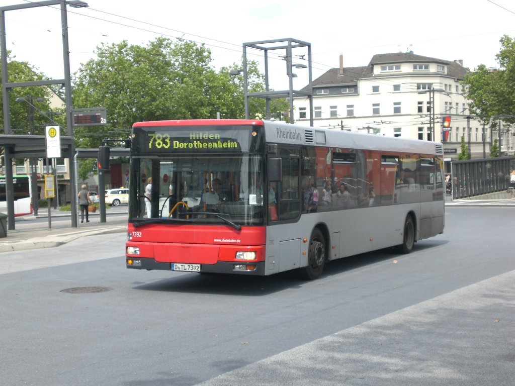 MAN Niederflurbus 2. Generation auf der Linie 783 nach Hilden Dorotheenheim am Hauptbahnhof Solingen.(4.7.2012)
 
