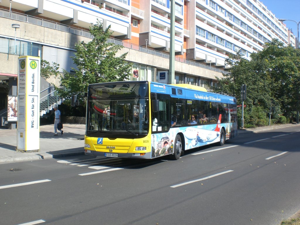 MAN Niederflurbus 3. Generation (Lions City) auf der Linie 248 nach U-Bahnhof Breitenbachplatz an der Haltestelle Mitte Spandauer Strae/Marienkirche.
