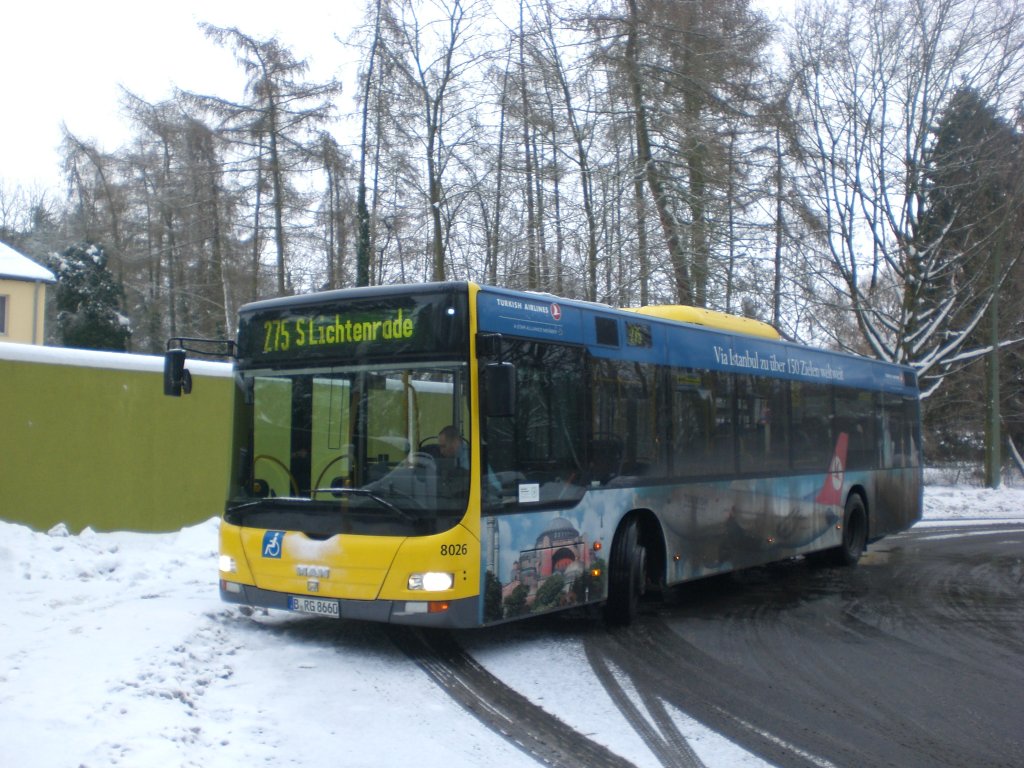 MAN Niederflurbus 3. Generation (Lions City) auf der Linie 275 nach S-Bahnhof Lichtenrade an der Haltestelle Lichtenrade Kirchhainer Damm/Stadtgrenze.