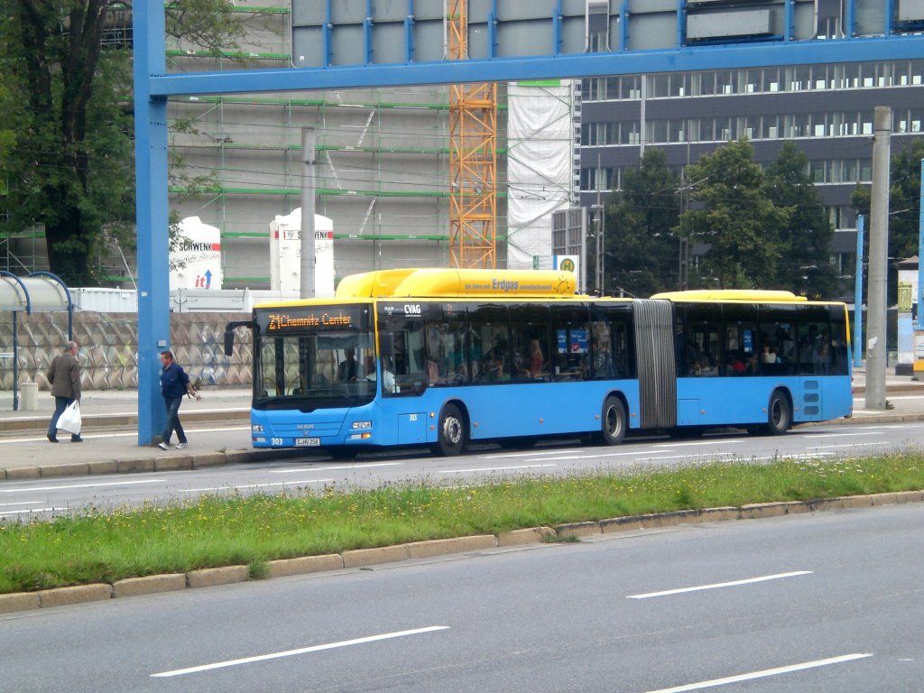 MAN Niederflurbus 3. Generation (Lion's City) auf der Linie 21 nach Chemnitz Center an der Haltestelle Brckenstrae.(4.8.2011)