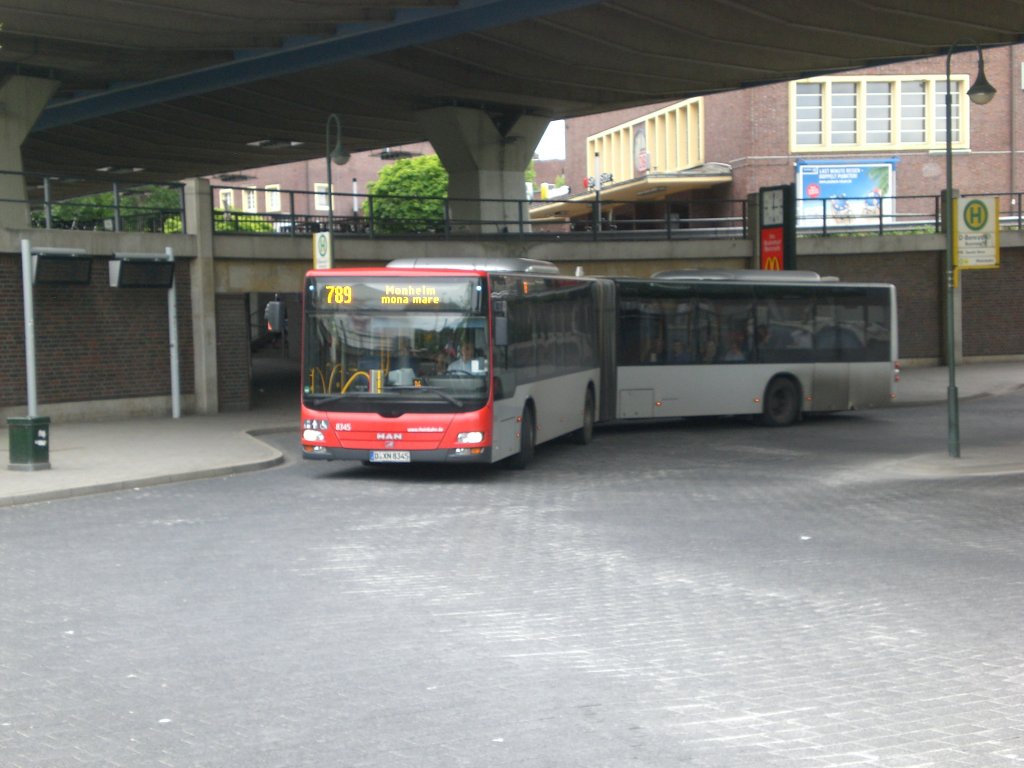 MAN Niederflurbus 3. Generation (Lion's City) auf der Linie 789 nach Monheim Mona Mare am S-Bahnhof Dsseldorf-Benrath.(2.7.2012)
 
