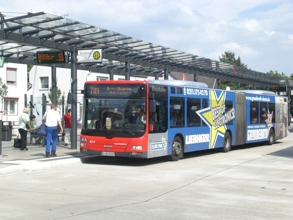 MAN Niederflurbus 3. Generation (Lion's City) auf der Linie 789 nach Dsseldorf Holthausen Am Falder an der Haltestelle Monheim Busbahnhof.(9.7.2012) 
