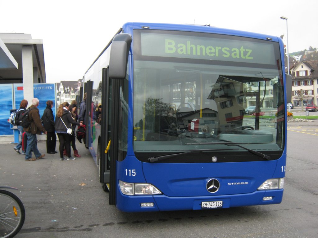 MB Citaro II G als Bahnersatz Schmerikon-Rapperwil beim Bahnhof Schmerikon, 09.10.2010.