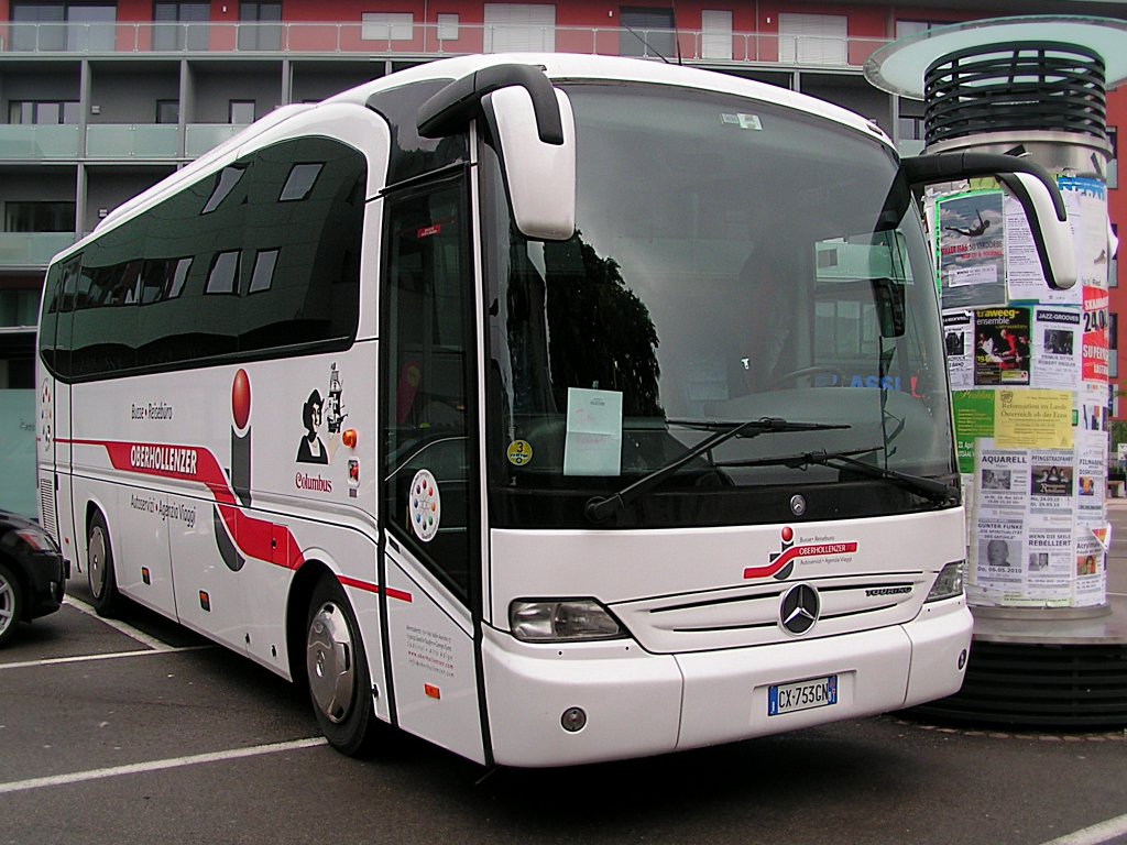 MB-Tourino vom Busunternehmen Oberholzener steht am Marktplatzgelnde in Ried i.I.;100522