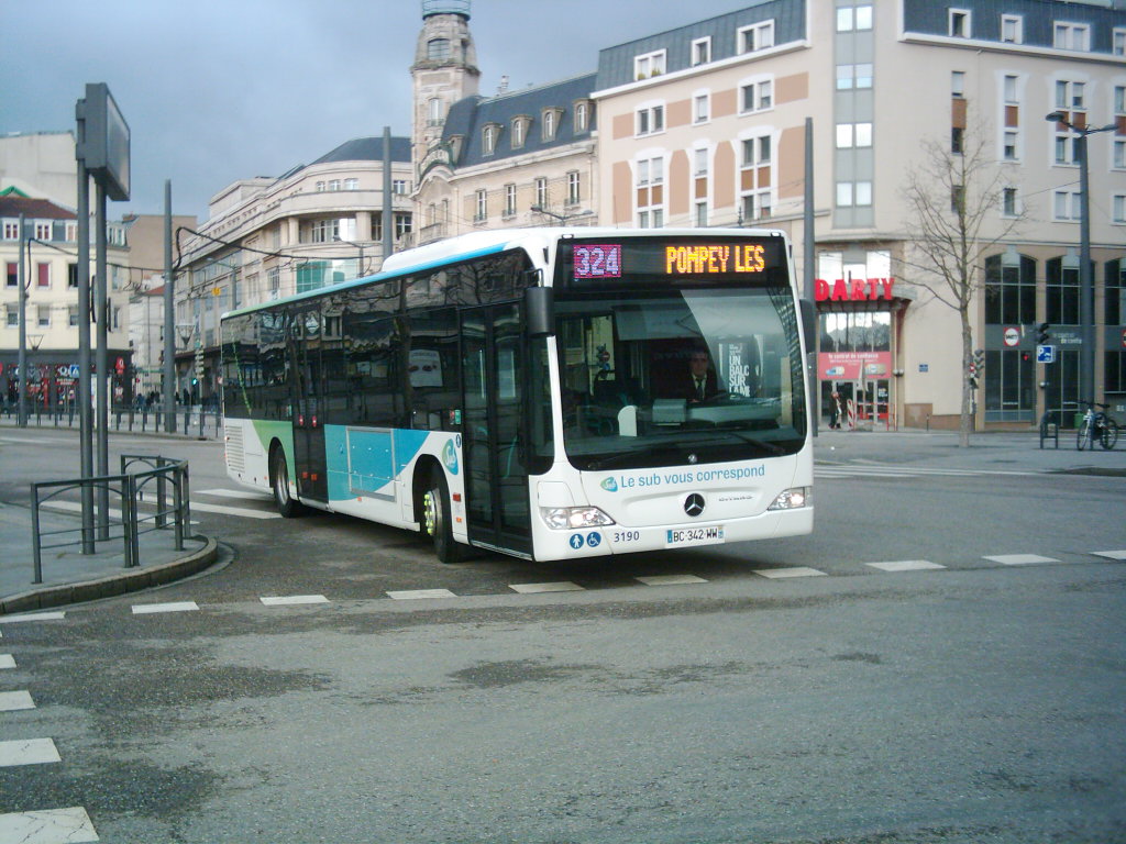 Mercedes-Benz Citaro (Wagen 3190) auf der Linie 324 am Platz der Republik in Nancy am 12.12.2010.