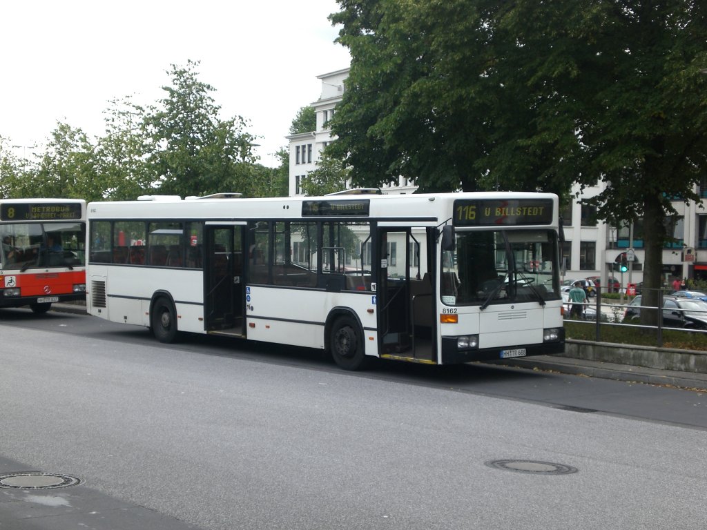Mercedes-Benz O 405 N (Niederflur-Stadtversion) auf der Linie 116 nach U-Bahnhof Billstedt am U-Bahnhof Wandsbek Markt.