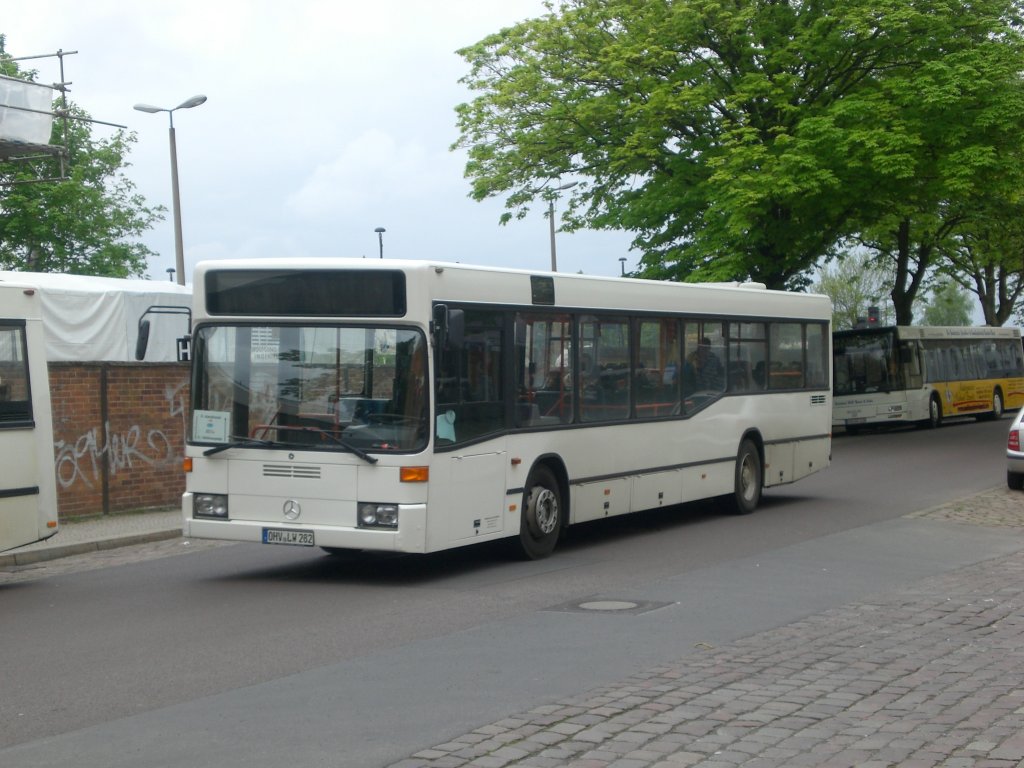 Mercedes-Benz O 405 N (Niederflur-Stadtversion) als SEV fr die S-Bahnlinie 3 zwischen S-Bahnhof Nldnerplatz und S-Bahnhof Karlshorst.