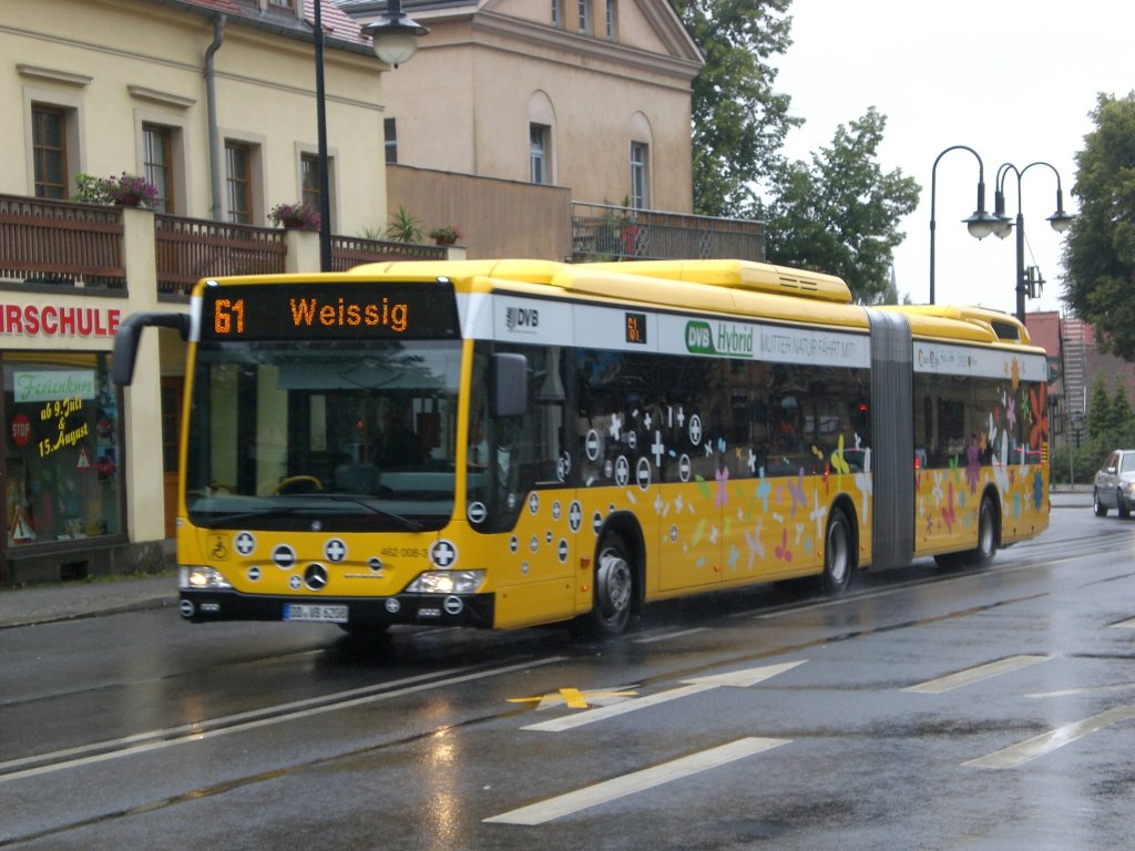Mercedes-Benz O 530 GDH (Citaro Hybrid) auf der Linie 61 nach Weiig Einkaufszentrum an der Haltestelle Loschwitz Krnerplatz.(29.7.2011)